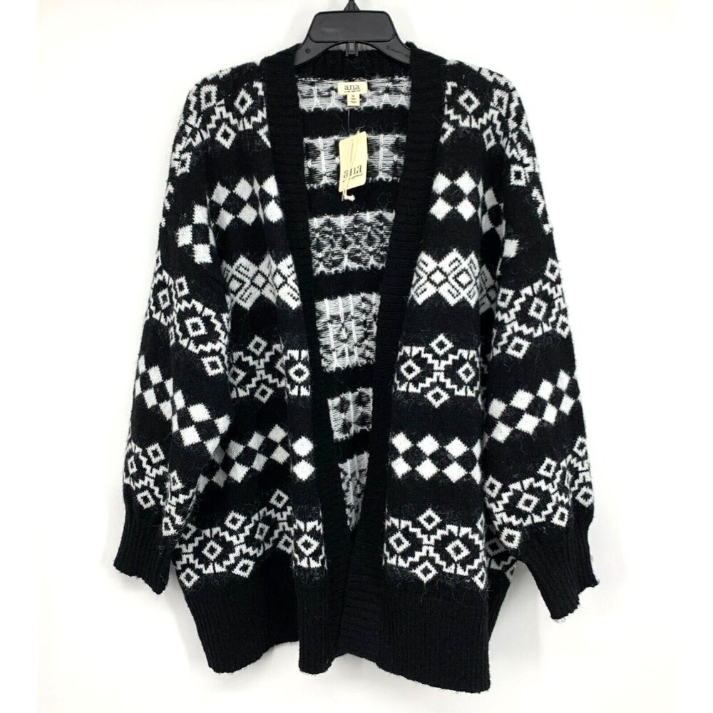 Black and White Patterned Women's Sweater